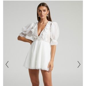 Akshia mini dress puff sleeve